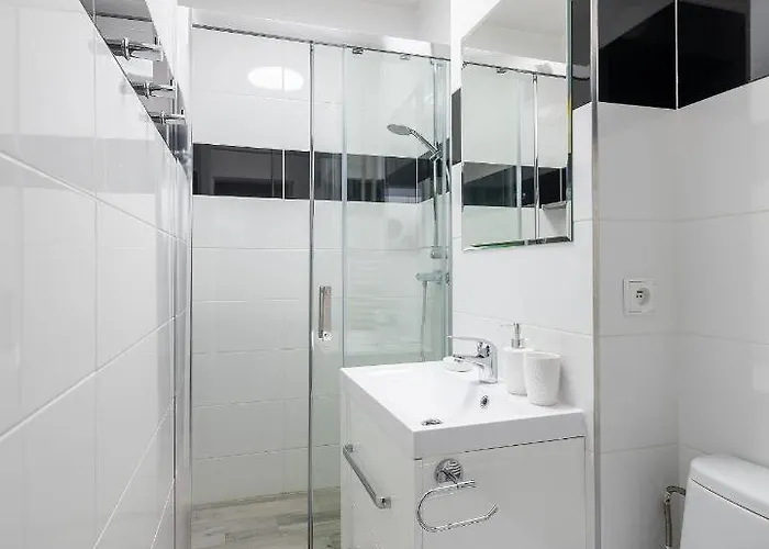 Jagiellonska 64 Prywatne Mieszkanie Z Oddzielna Sypialnia I Balkonem Samodzielne Zameldowanie! Self Check-in System! * Warsaw