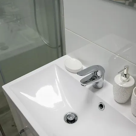 Jagiellonska 64 Prywatne Mieszkanie Z Oddzielna Sypialnia I Balkonem Samodzielne Zameldowanie! Self Check-in System! Appartement